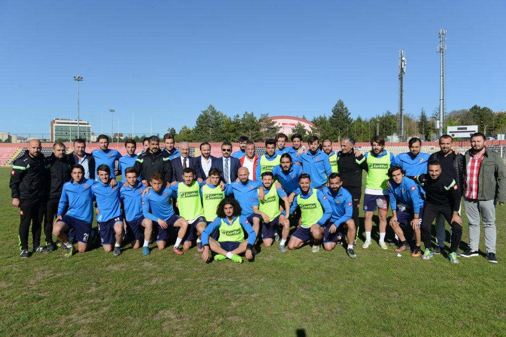 Başkan Külcü, Belediyespor antrenmanını izledi