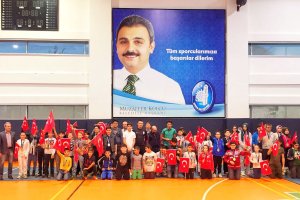 Buhara Kültür Merkezi’nde coşkulu 29 Ekim kutlaması