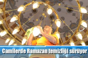 Camilerde Ramazan temizliği sürüyor