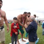 Karakucak güreşleri izleyenleri mest etti