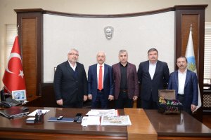 Güreş Federasyonu ve Belediye Başkanlarından Gül’e hayırlı olsun ziyareti