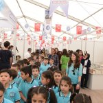 Kitap fuarına öğrenci akını