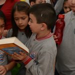 Kitap fuarına öğrenci akını