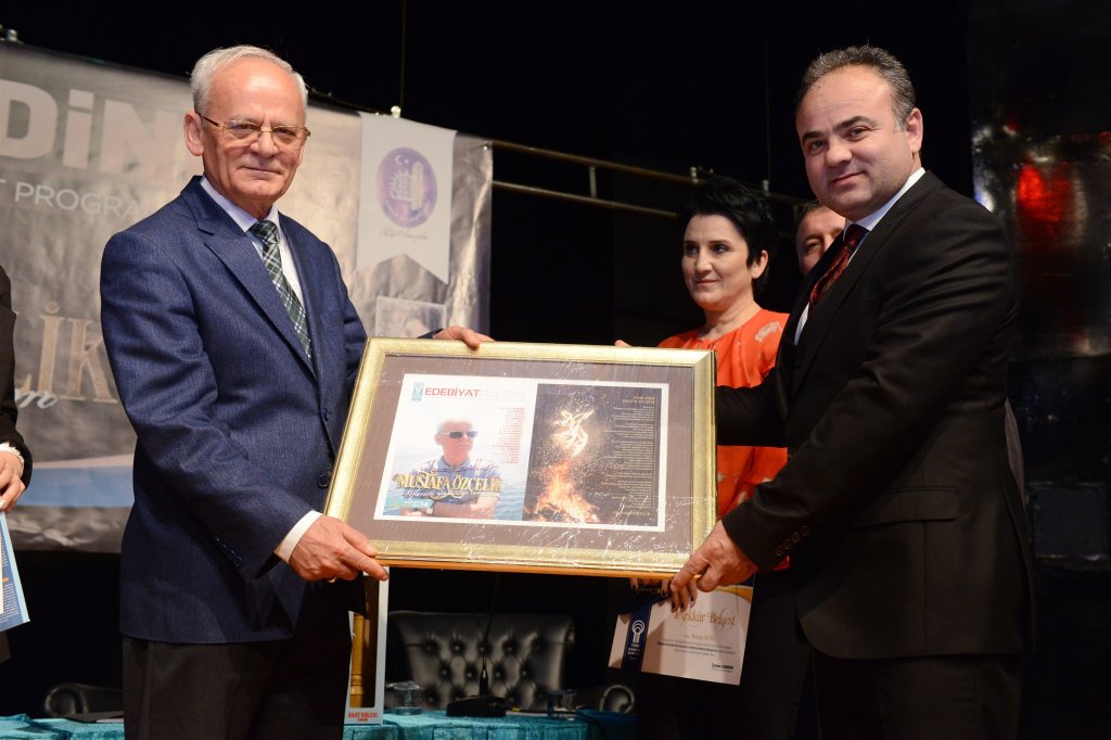 Mustafa Özçelik'e vefa