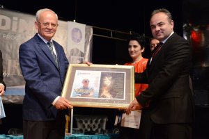 Mustafa Özçelik'e vefa