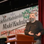 Hazreti Hatice bize rol model olmalıdır.