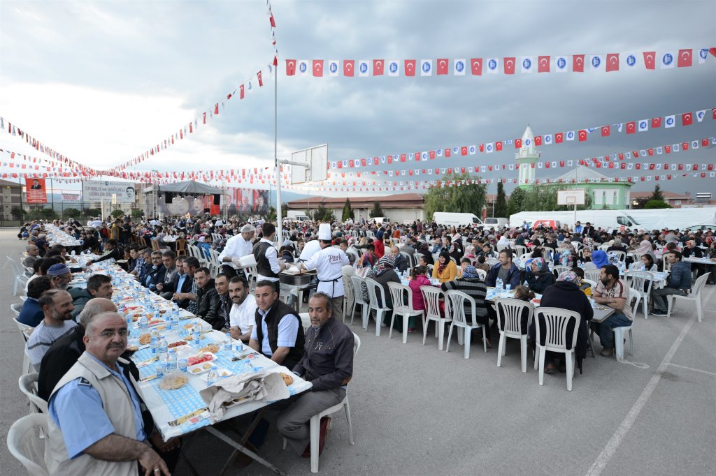 Mahalle İftarlarına Akkent'te başladık