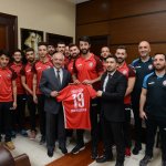 Voleybol takımından Başkan Gül’e ziyaret