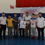 3. Cami çocukları spor oyunlarında malzemeler dağıtıldı