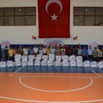 3. Cami çocukları spor oyunlarında malzemeler dağıtıldı