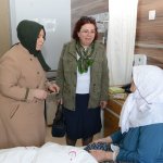 Halime Gül’den hastalara moral ziyareti