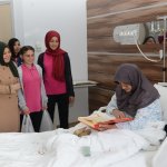 Halime Gül’den hastalara moral ziyareti