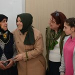 Halime Gül’den hastalara moral ziyareti