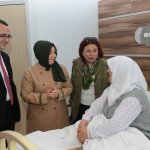 Halime Gül’den hastalara moral ziyareti