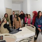 Halime Gül’den hastalara moral ziyareti