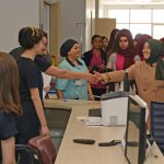 Halime Gül’den hastalara moral ziyareti