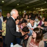 Yetim gülerse dünya güler