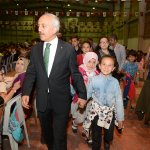 Yetim gülerse dünya güler