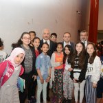 Yetim gülerse dünya güler