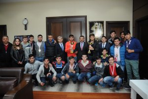 Şampiyonlardan Başkan Külcü’ye ziyaret