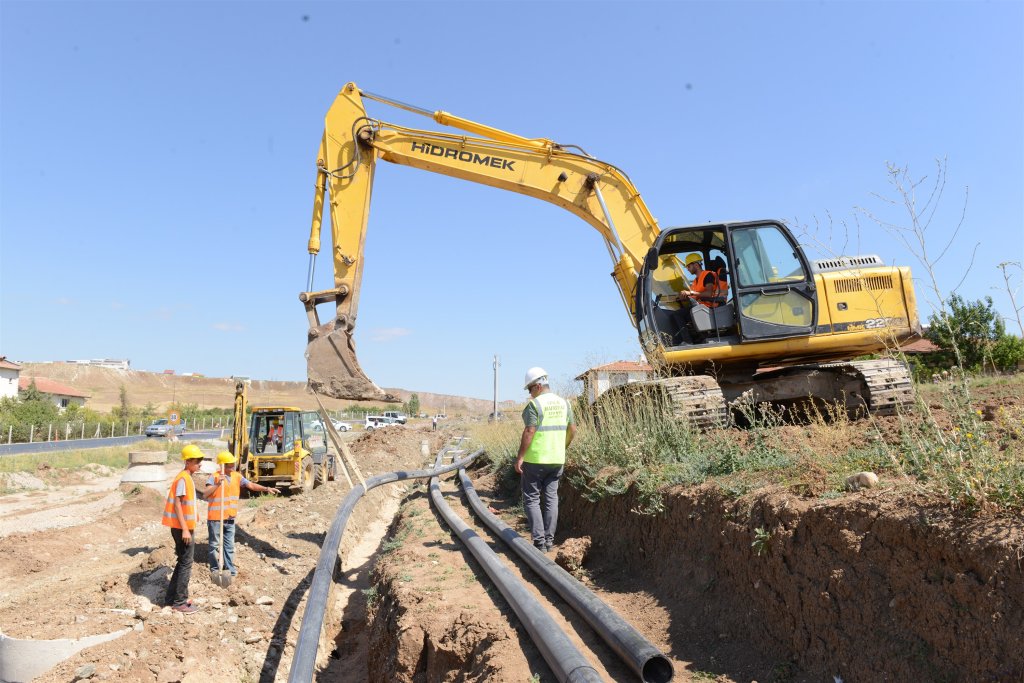 Cemilbey Caddesi’nde altyapı çalışmaları devam ediyor