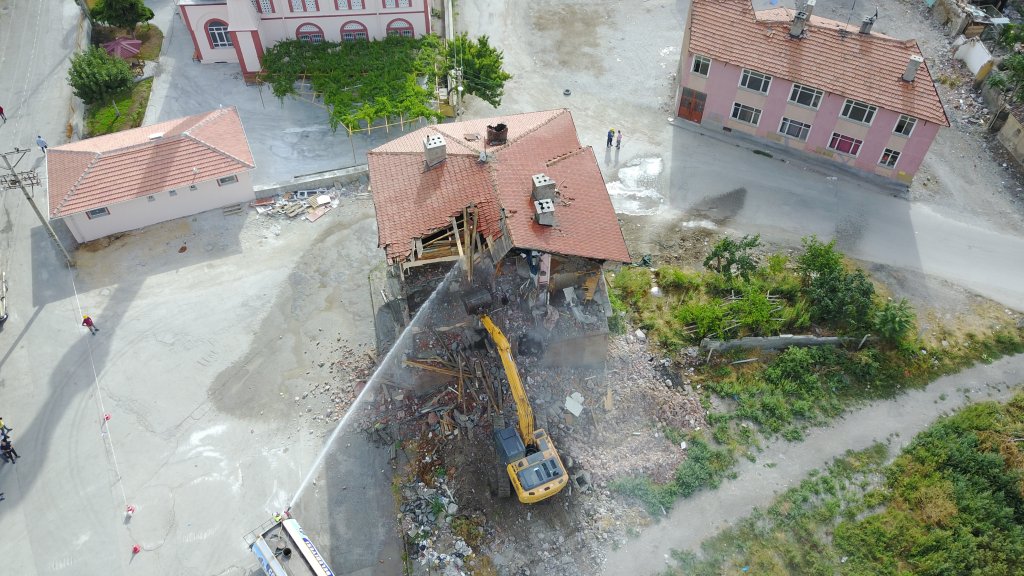 Devane yolunda ışık göründü