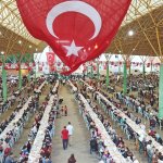 Belediye Mimarsinan’da binlerce kişiye iftar verdi