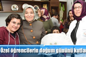 Özel öğrencilerin doğum gününü kutladı