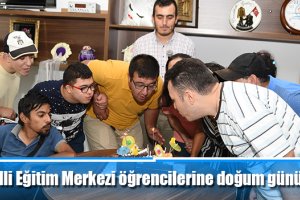 Engelli Eğitim Merkezi öğrencilerine doğum günü kutlaması