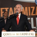 Belediye Mimarsinan’da binlerce kişiye iftar verdi
