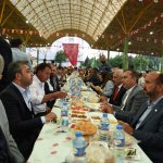 Belediye Mimarsinan’da binlerce kişiye iftar verdi