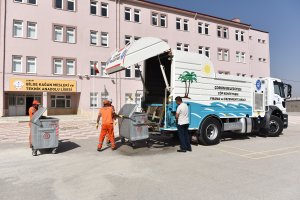 Eğitim sezonu öncesi okullarda hummalı temizlik