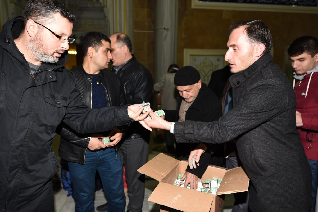 Belediye kandil gecesinde lokum geleneğini bozmadı