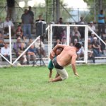 Karakucak güreşleri izleyenleri mest etti