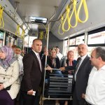 Gül, otobüste vatandaşları dinledi