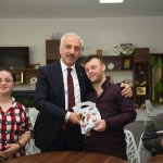 Başkan Gül, Down Sendromlularla pasta kesti