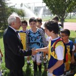 Başkan Gül, Cami çocuklarını yalnız bırakmadı