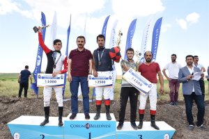 At yarışları nefes kesti