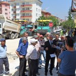 Belediye, Küçükabdullah Caddesi’ni asfaltlıyor