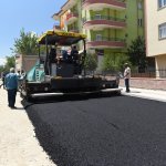 Belediye, Küçükabdullah Caddesi’ni asfaltlıyor