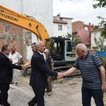 Başkan Gül, Osmancık 4. Sokakta bulunan yıkım çalışmasına katıldı