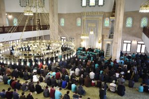AbdulhamidHan Camiinde ilk Cuma namazı kılındı