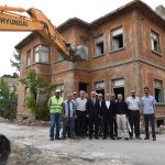 Başkan Gül, Osmancık 4. Sokakta bulunan yıkım çalışmasına katıldı