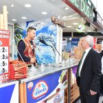 Başkan Gül, arasta esnafını ziyaret etti