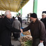 Başkan Gül pazar alışverişinde