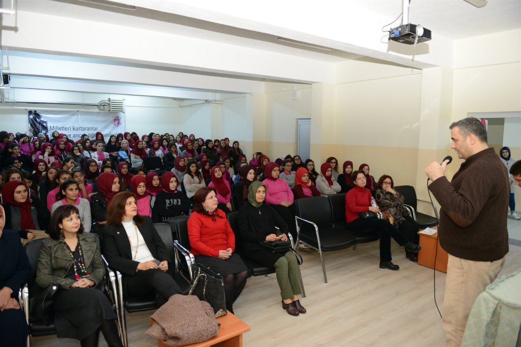 Gardiyanoğlu gençlerle buluştu