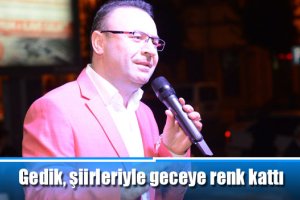 Gedik, şiirleriyle geceye renk kattı