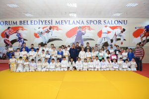 Judo'da kuşak terfi sınavı Mevlana Spor Salonunda yapıldı