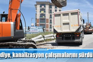 Belediye, kanalizasyon çalışmalarını sürdürüyor