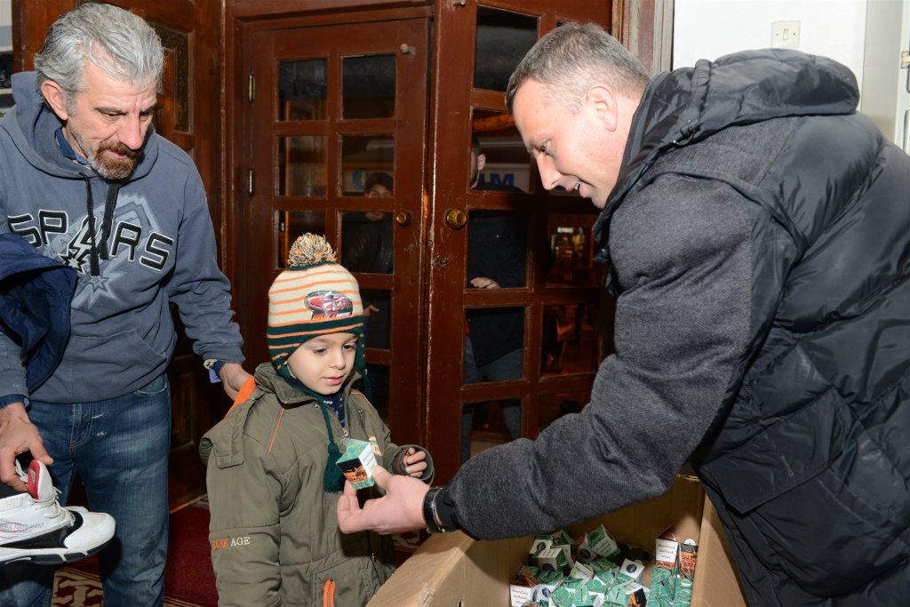 35.000 kutu kandil lokumu dağıttık